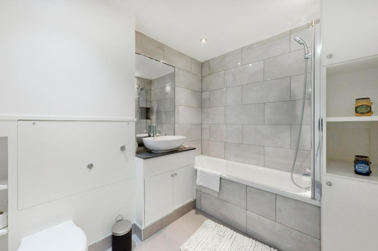 런던 Elegant 1Bed Flat With Parking 5 Min To Hackney Wick 아파트 외부 사진